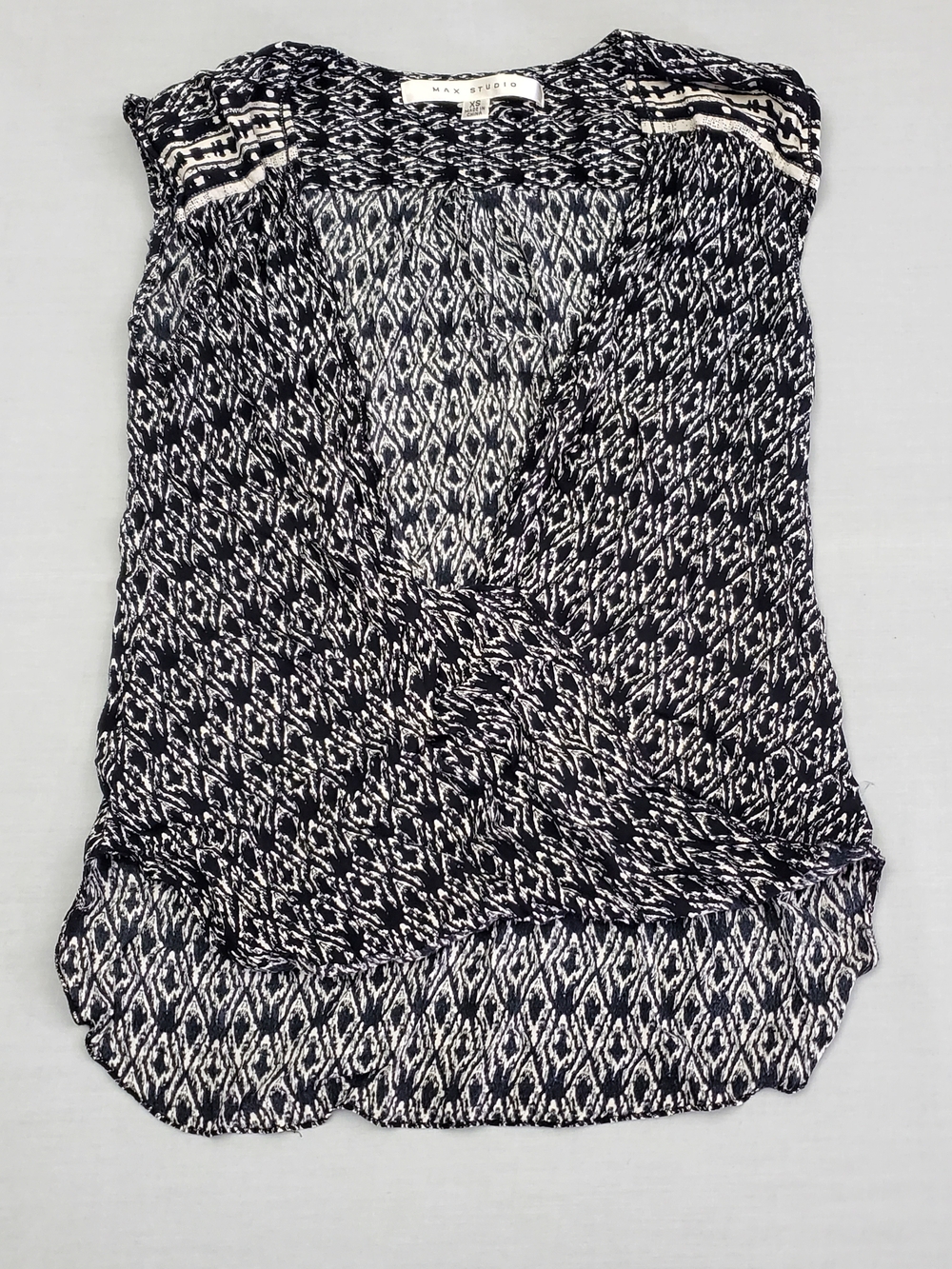 Max Studio Women's Black & White Patterned Sleeveless Size XS